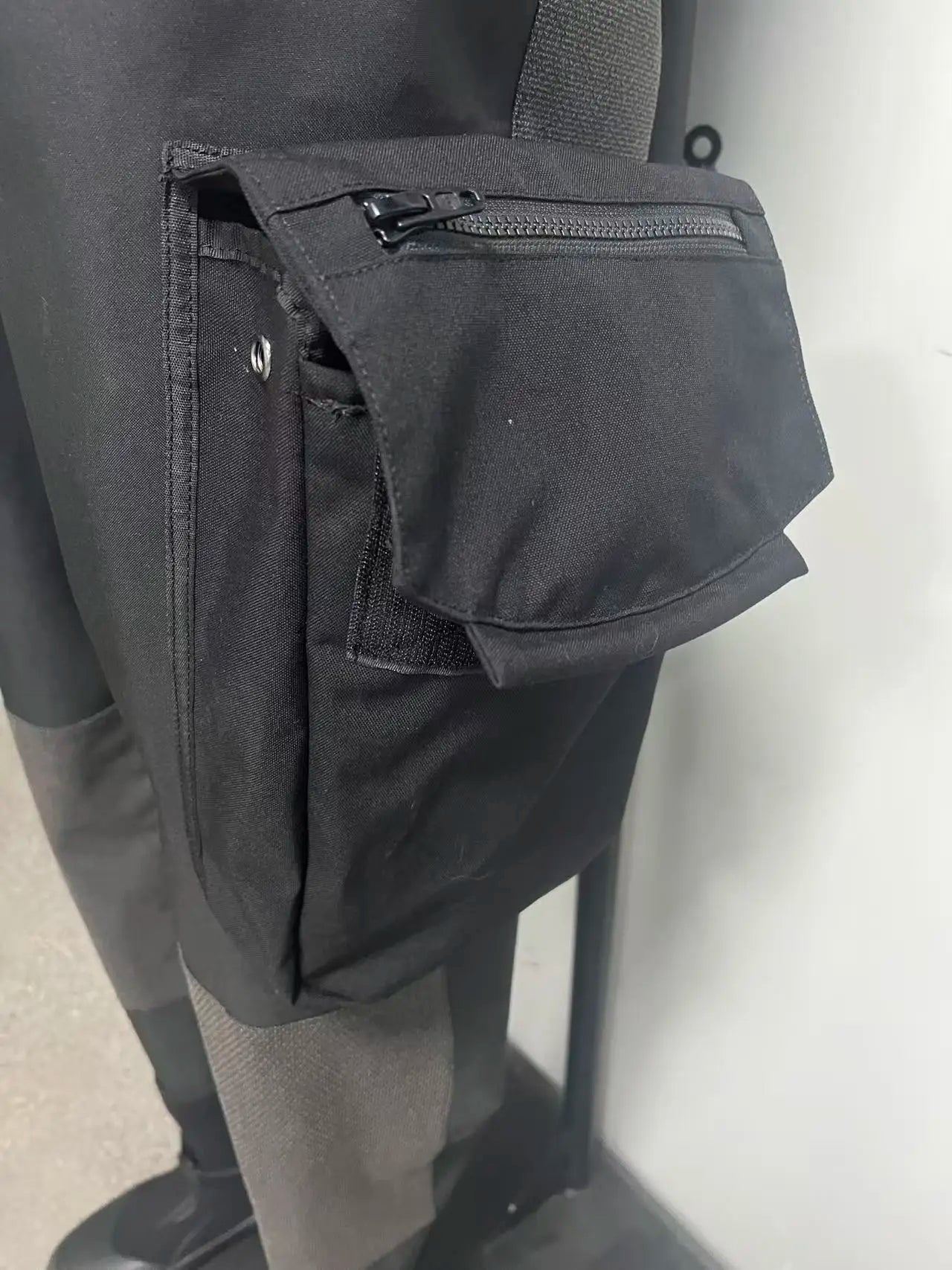 Professional Custom Waterproof Lightweight Butyl Rubber Reinforced Fabric Drysuits Chest Zip Front for Adult Diving Watersports